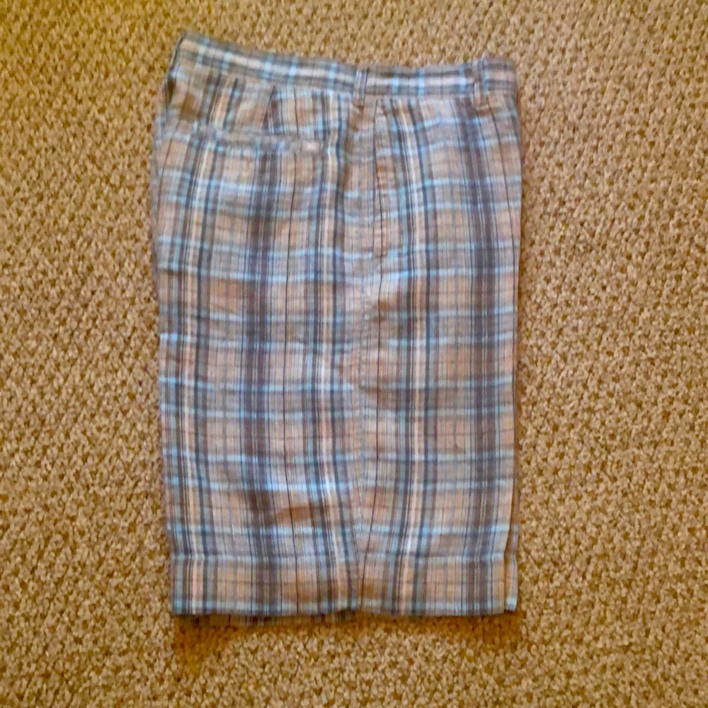 Men’s Tommy Bahama linen shorts